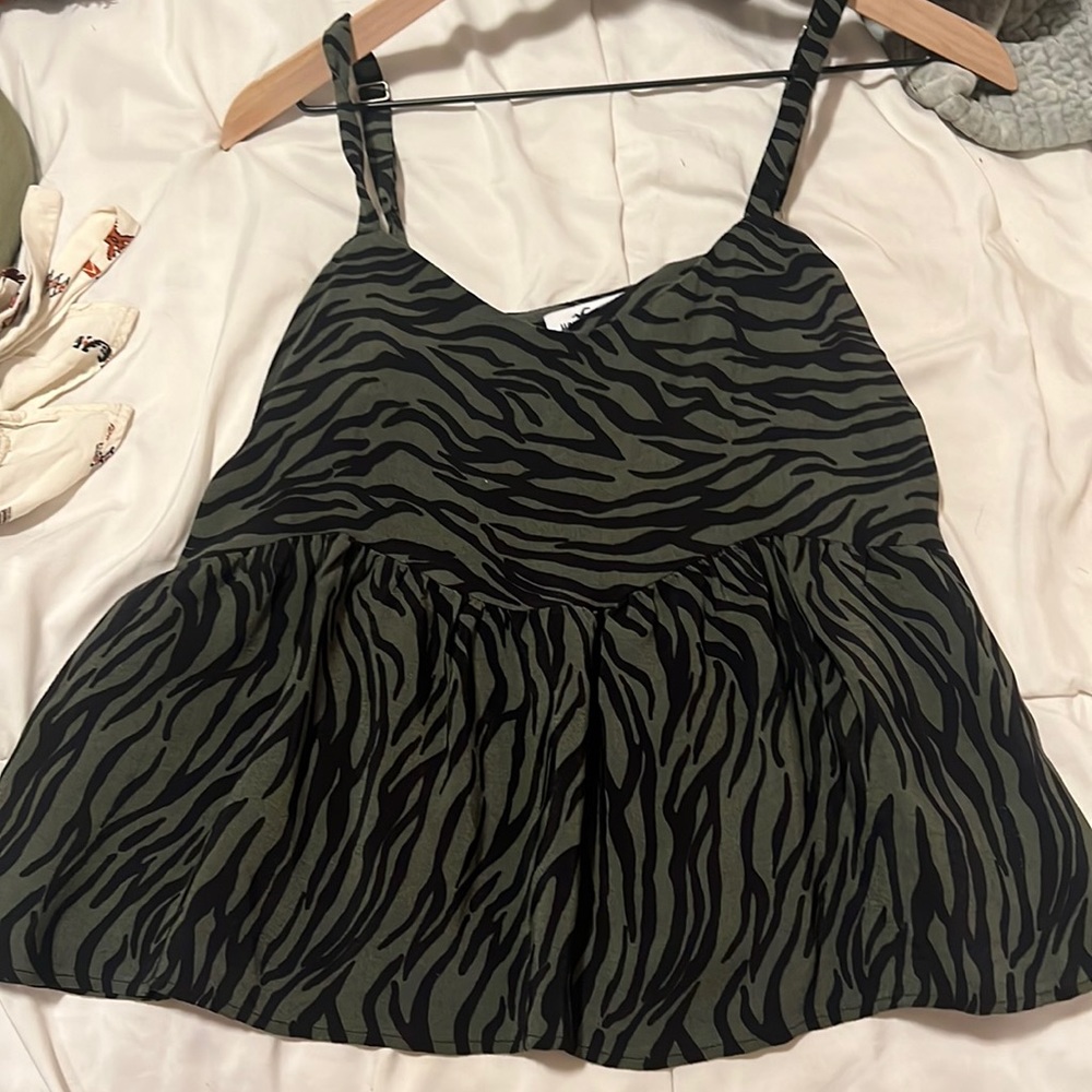 Dark green and black top